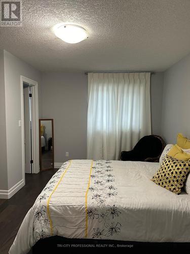 1882 Cedarpark Drive, London, ON - Indoor Photo Showing Bedroom