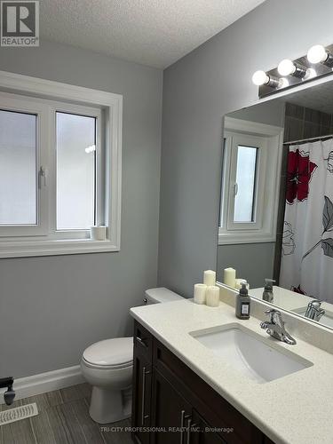 1882 Cedarpark Drive, London, ON - Indoor Photo Showing Bathroom