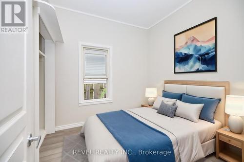 10 Mcghie Street, St. Catharines, ON - Indoor Photo Showing Bedroom