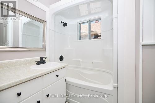 10 Mcghie Street, St. Catharines, ON - Indoor Photo Showing Bathroom