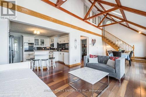 101 North Shore Road, Northern Bruce Peninsula, ON - Indoor Photo Showing Living Room