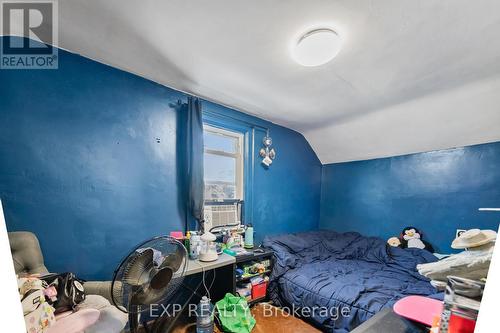 6268 Drummond Road, Niagara Falls, ON - Indoor Photo Showing Bedroom