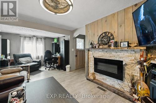 6268 Drummond Road, Niagara Falls, ON - Indoor Photo Showing Living Room With Fireplace