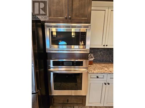 8409 18 Street, Dawson Creek, BC - Indoor Photo Showing Kitchen