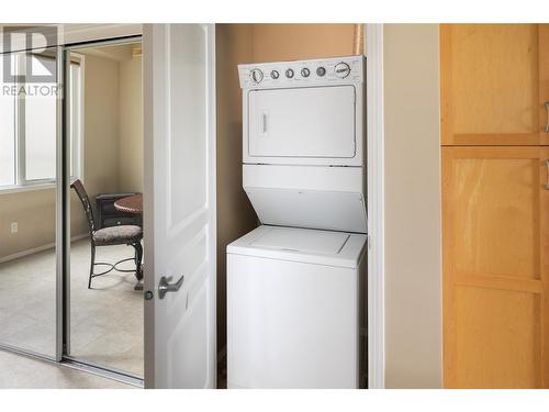 1327 St Paul Street Unit# 408, Kelowna, BC - Indoor Photo Showing Laundry Room