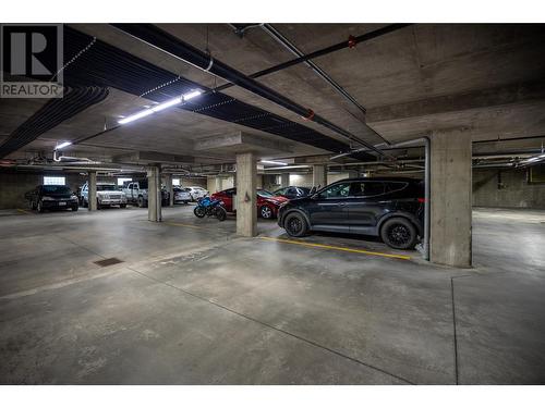 1327 St Paul Street Unit# 408, Kelowna, BC - Indoor Photo Showing Garage