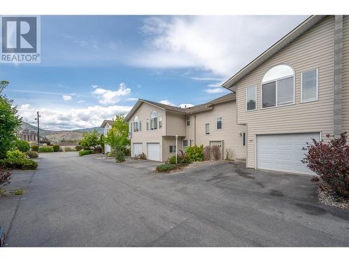 3462 South Main Street Unit# 10, Penticton, BC - Outdoor