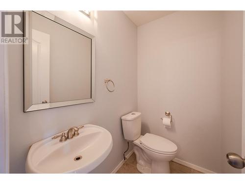 3462 South Main Street Unit# 10, Penticton, BC - Indoor Photo Showing Bathroom