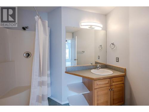 3462 South Main Street Unit# 10, Penticton, BC - Indoor Photo Showing Bathroom