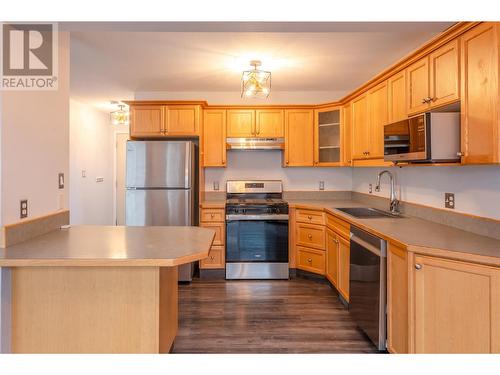 3462 South Main Street Unit# 10, Penticton, BC - Indoor Photo Showing Kitchen