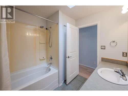 3462 South Main Street Unit# 10, Penticton, BC - Indoor Photo Showing Bathroom