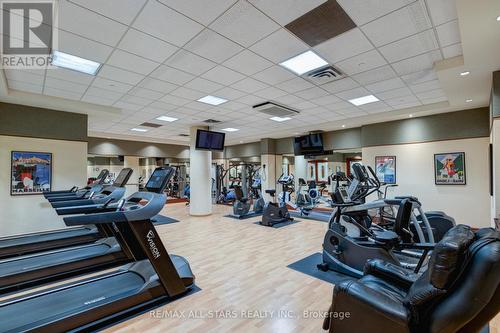 211 - 7071 Bayview Avenue, Markham (Bayview Glen), ON - Indoor Photo Showing Gym Room