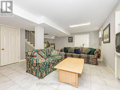 26 Dicarlo Drive, Vaughan, ON - Indoor Photo Showing Living Room