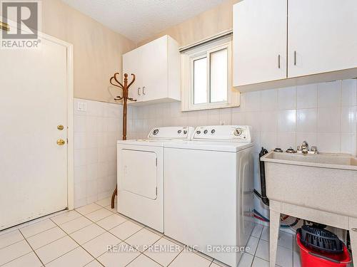 26 Dicarlo Drive, Vaughan, ON - Indoor Photo Showing Laundry Room