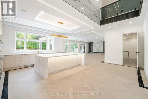 2014 Lakeshore Road W, Oakville (Bronte West), ON - Indoor Photo Showing Kitchen