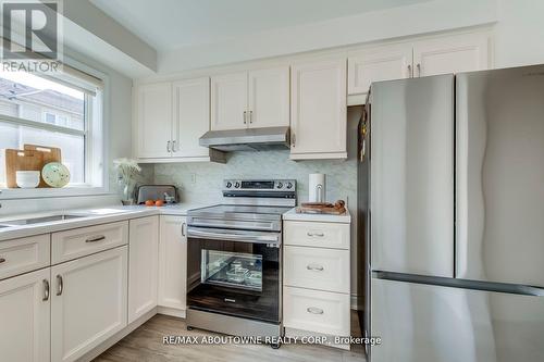 2973 Garnethill Way, Oakville (West Oak Trails), ON - Indoor Photo Showing Kitchen