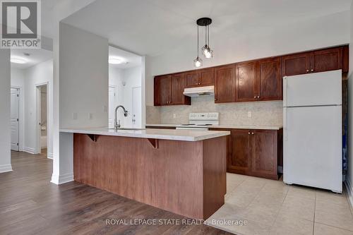 105 - 5070 Fairview Street, Burlington (Appleby), ON - Indoor Photo Showing Kitchen