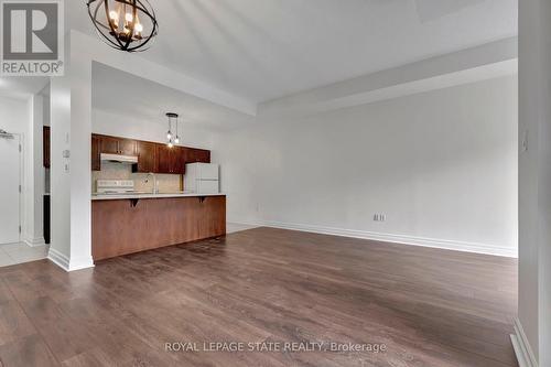 105 - 5070 Fairview Street, Burlington (Appleby), ON - Indoor Photo Showing Kitchen