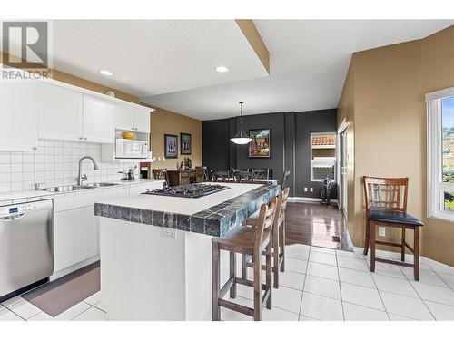 225 Country Estate Drive, Vernon, BC - Indoor Photo Showing Kitchen With Upgraded Kitchen