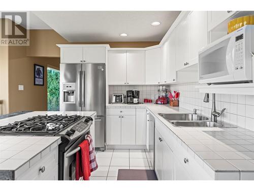 225 Country Estate Drive, Vernon, BC - Indoor Photo Showing Kitchen With Double Sink