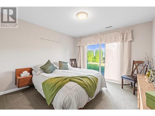 225 Country Estate Drive, Vernon, BC - Indoor Photo Showing Bedroom