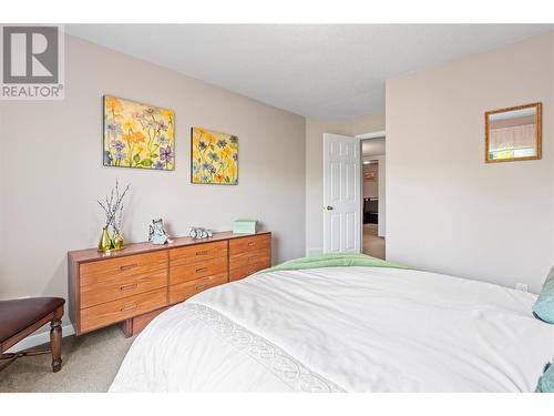 225 Country Estate Drive, Vernon, BC - Indoor Photo Showing Bedroom