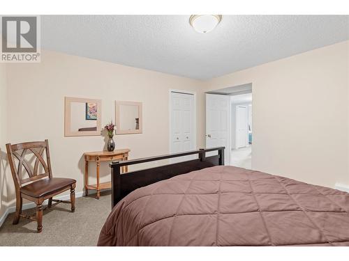 225 Country Estate Drive, Vernon, BC - Indoor Photo Showing Bedroom