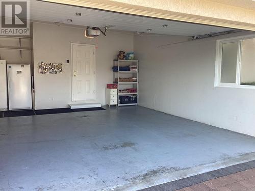 225 Country Estate Drive, Vernon, BC - Indoor Photo Showing Garage