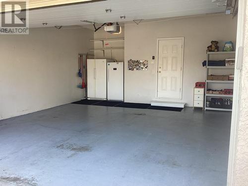 225 Country Estate Drive, Vernon, BC - Indoor Photo Showing Garage