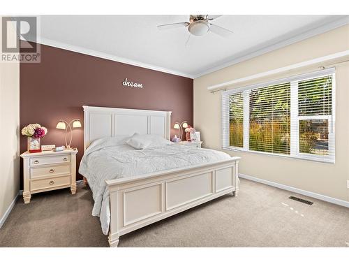 225 Country Estate Drive, Vernon, BC - Indoor Photo Showing Bedroom