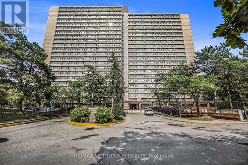 1801 - 100 Leeward Glenway, Toronto (Flemingdon Park), ON 