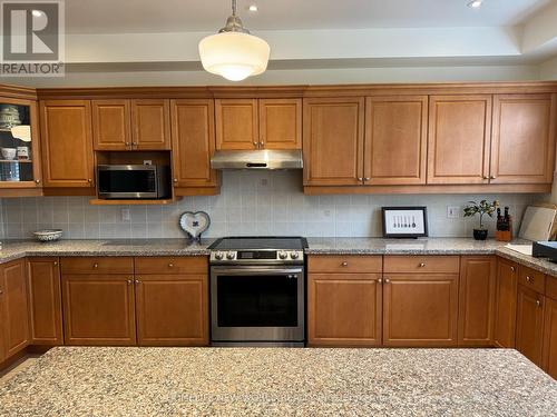 54 Roberson Drive, Ajax (Central West), ON - Indoor Photo Showing Kitchen