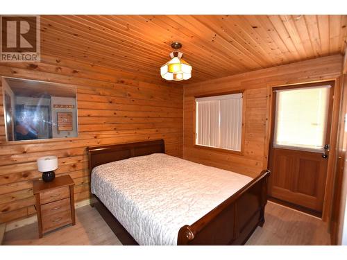 88 Elk Street, Vernon, BC - Indoor Photo Showing Bedroom