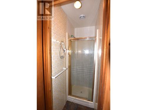 88 Elk Street, Vernon, BC - Indoor Photo Showing Bathroom