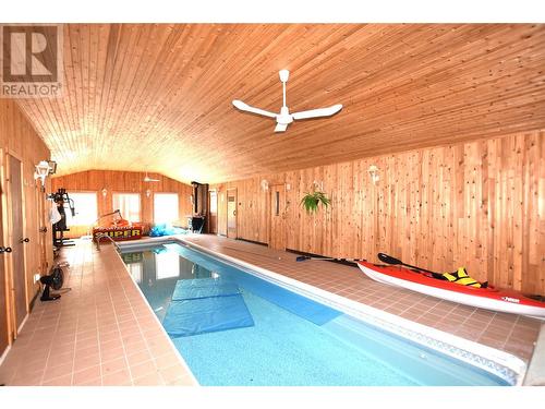 88 Elk Street, Vernon, BC - Indoor Photo Showing Other Room With In Ground Pool