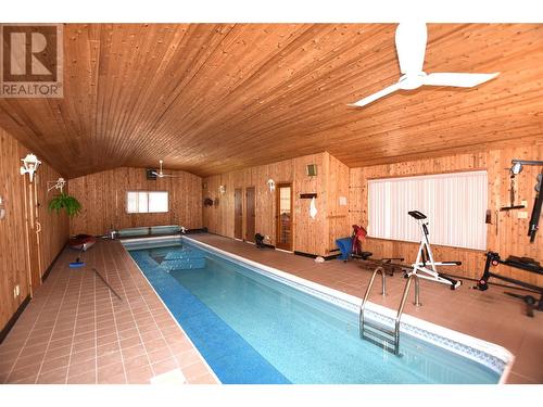 88 Elk Street, Vernon, BC - Indoor Photo Showing Other Room With In Ground Pool