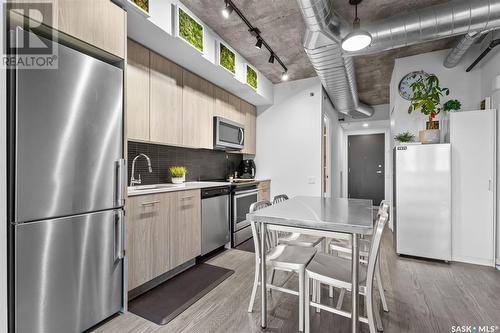 505 490 2Nd Avenue S, Saskatoon, SK - Indoor Photo Showing Kitchen