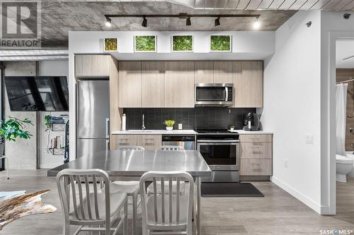 505 490 2Nd Avenue S, Saskatoon, SK - Indoor Photo Showing Kitchen