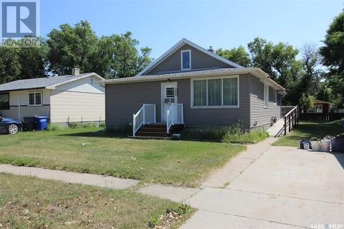 614 Front Street, Eastend, SK - Outdoor