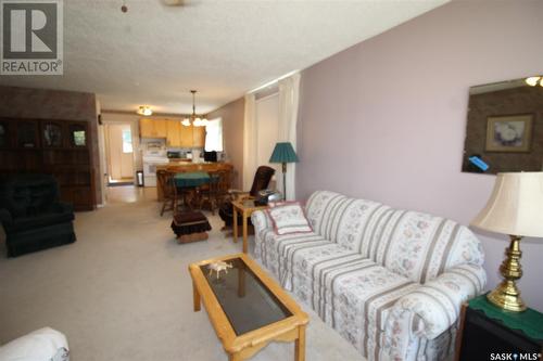 614 Front Street, Eastend, SK - Indoor Photo Showing Living Room