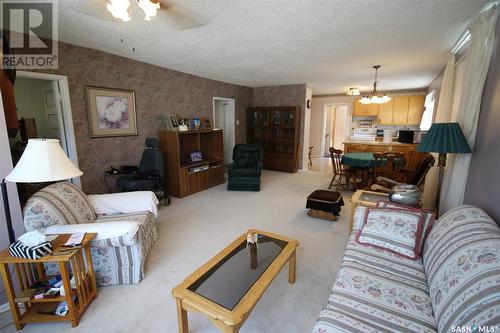 614 Front Street, Eastend, SK - Indoor Photo Showing Other Room