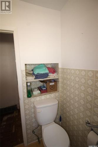 614 Front Street, Eastend, SK - Indoor Photo Showing Bathroom