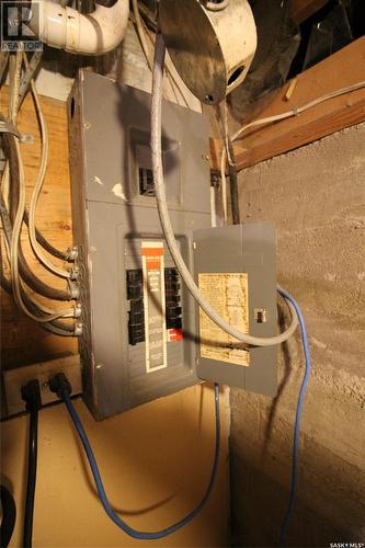 614 Front Street, Eastend, SK - Indoor Photo Showing Basement