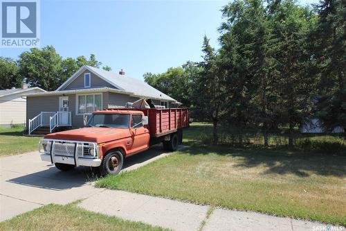 614 Front Street, Eastend, SK - Outdoor