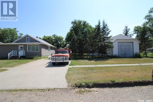 614 Front Street, Eastend, SK - Outdoor