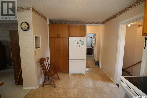 614 Front Street, Eastend, SK - Indoor Photo Showing Kitchen