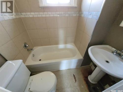 1078 Rae Street, Regina, SK - Indoor Photo Showing Bathroom