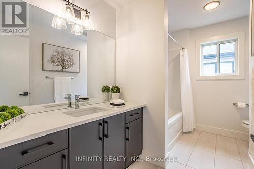 157 Crestview Drive, Middlesex Centre (Kilworth), ON - Indoor Photo Showing Bathroom