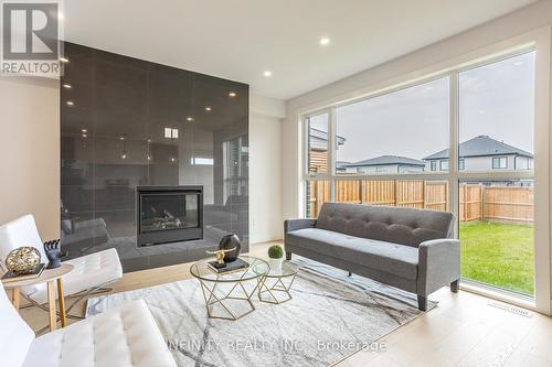 157 Crestview Drive, Middlesex Centre (Kilworth), ON - Indoor Photo Showing Living Room With Fireplace