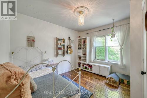 587 Commissioners Road W, London, ON - Indoor Photo Showing Bedroom